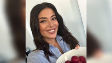 Η-Αφροδίτη-Λατινοπούλου-έβαψε-κόκκινα-αυγά-για-το-Πάσχα-και-εύχεται-καλή-Ανάσταση