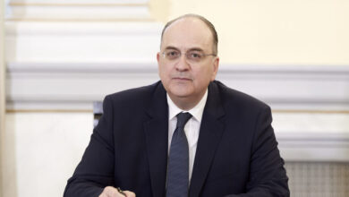 «Πόλεμος»-Λαζαρίδη-–-ΠΑΣΟΚ-για-τα-προσόντα-του-υφυπουργού:-«Λειτουργείτε-ως-ουρά-του-Πολάκη-και-του-Κασσελάκη»,-«Ο-Μητσοτάκης-οφείλει-να-τον-αποπέμψει»