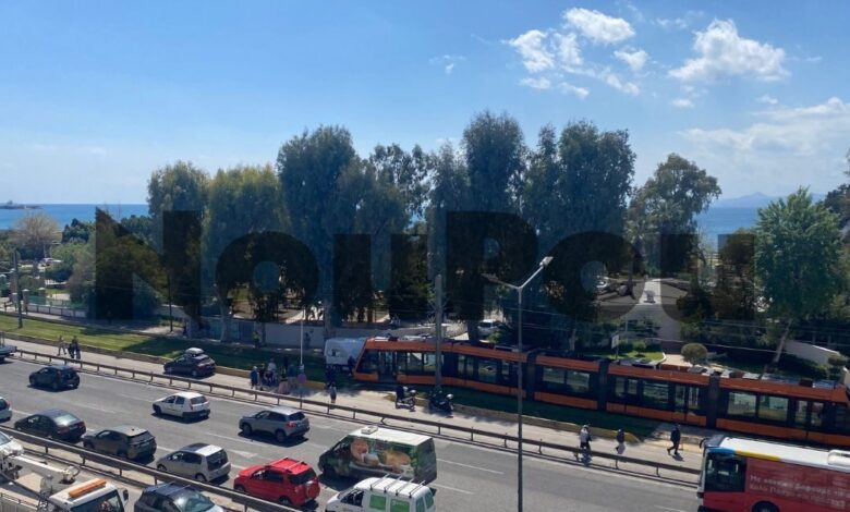 Καλαμάκι:-Τραμ-συγκρούστηκε-με-φορτηγάκι