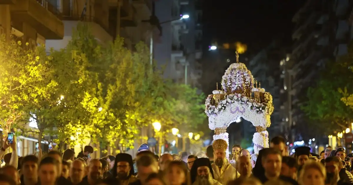 Καιρός:-Συννεφιά-και-βροχές-στον-Επιτάφιο,-Ανάσταση-με-κρύο-το-Μεγάλο-Σάββατο-–-Με-ήλιο-θα-σουβλίσουμε-την-Κυριακή-του-Πάσχα