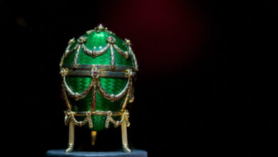 Λονδίνο:-Άνδρας-έκλεψε-τσάντα-και-ανακάλυψε-πως-μέσα-είχε-θησαυρό-2,5-εκατ.-ευρώ-–-Τα-πολύτιμα-αντικείμενα-παραμένουν-άφαντα