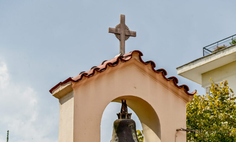 Καιρός-Πάσχα:-Επιτάφιος-χωρίς-βροχές-και-Ανάσταση-με-μπουφάν-–-Με-λιακάδα-το-σούβλισμα-του-αρνιού