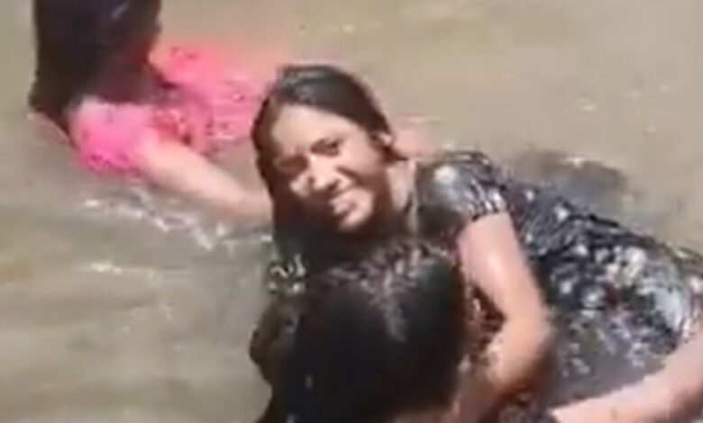 Ινδία:-Τρεις-έφηβες-πνίγηκαν-για-μία-selfie-σε-καταρράκτη