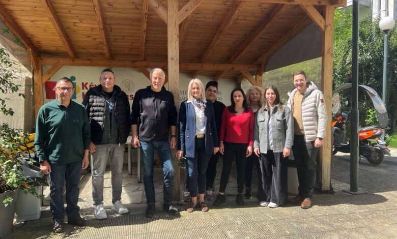 Τρόφιμα-στο-Κοινωνικό-Εστιατόριο-Τρικάλων-από-αστυνομικούς