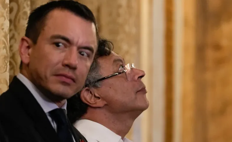 Ο-Ισημερινός-αυξάνει-τους-δασμούς-στο-100%,-ανεβάζοντας-την-ένταση-με-την-Κολομβία