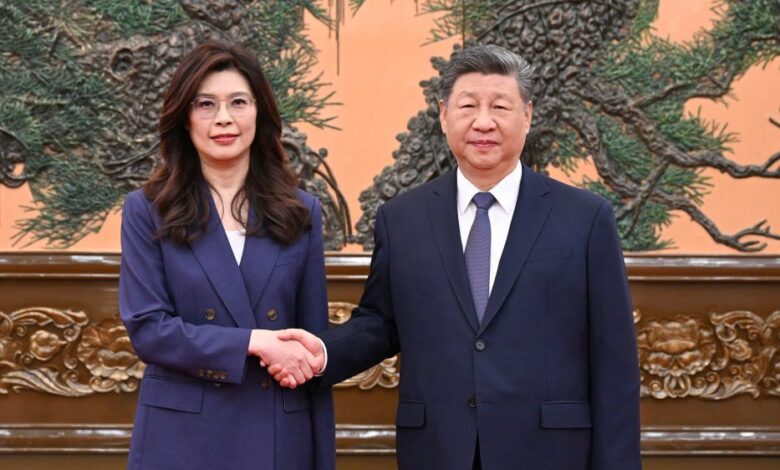 Η-ηγέτης-της-αντιπολίτευσης-της-Ταϊβάν-συναντά-τον-Σι-Τζινπίνγκ-στο-Πεκίνο