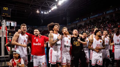 Ο-Ολυμπιακός-μετά-τη-νίκη-επί-της-Χάποελ-Τελ-Αβίβ:-«Οπαδοί-και-παίκτες-σαν-ένα»