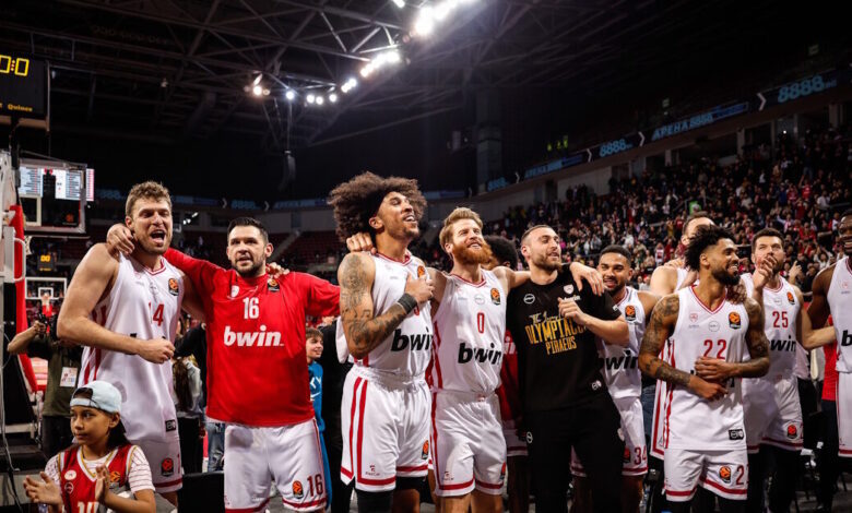 Ο-Ολυμπιακός-μετά-τη-νίκη-επί-της-Χάποελ-Τελ-Αβίβ:-«Οπαδοί-και-παίκτες-σαν-ένα»