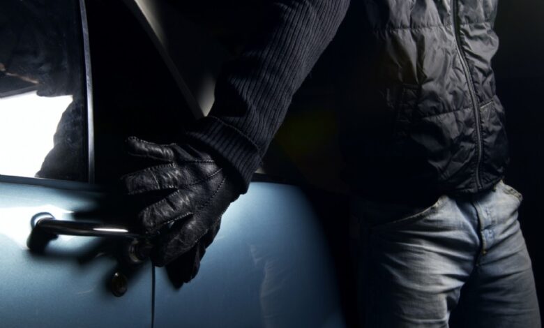Κλοπή-200e-από-αυτοκίνητο-στα-Τρίκαλα-–-Συνελήφθη-46χρονος