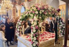 Συρροή-πιστών-στους-επιτάφιους-των-Τρικάλων-για-να-τιμήσουν-την-κορύφωση-του-Θείου-Δράματος