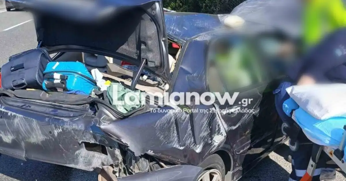 Φθιώτιδα:-Μητέρα-τραυματίστηκε-σε-τροχαίο-ατύχημα-–-Δείτε-φωτογραφίες-από-το-κατεστραμμένο-αυτοκίνητό-της