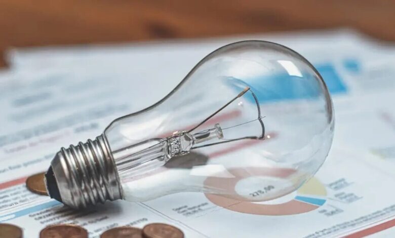 Διαθέσιμα-τιμολόγια-ηλεκτρικού-ρεύματος-κάτω-από-15-σεντς-–-Επανεκκίνηση-της-παραγωγής-πετρελαίου-στον-Πρίνο