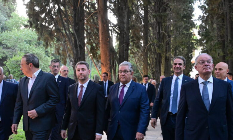 Πάσχα-εκτός-Αθηνών-για-Τασούλα,-Μητσοτάκη,-Φάμελλο-και-Κουτσούμπα-–-Στην-πρωτεύουσα-για-την-Ανάσταση-ο-Ανδρουλάκης