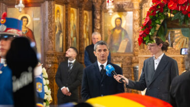 Ράγισε-καρδίες-ο-Ραζβάν-Λουτσέσκου-στον-επικήδειο-για-τον-πατέρα-του,-Μιρτσέα:-«Ήταν-μαχητής,-πάλεψε,-νίκησε,-έχασε»