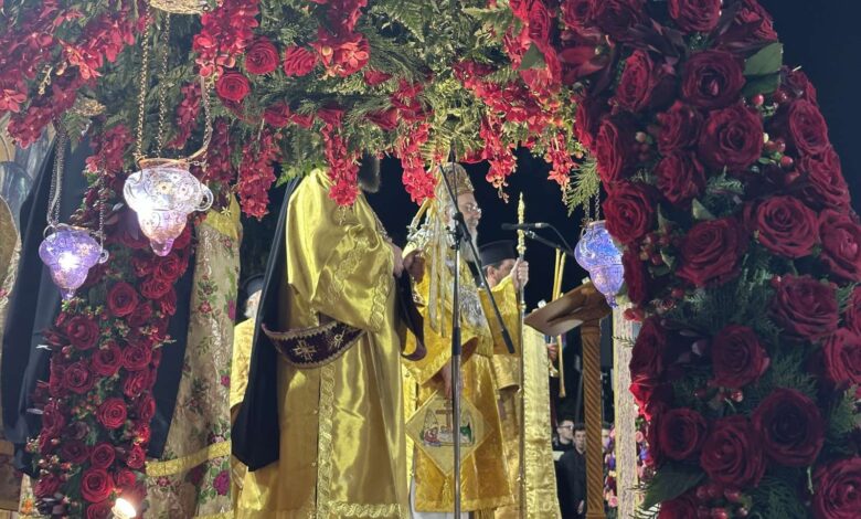 Με-κατάνυξη-η-συνάντηση-των-Επιταφίων-στα-Τρίκαλα