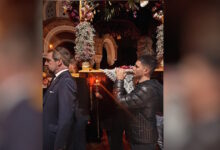 Ο-Νικόλαος-Ντε-Γκρες-κράτησε-τον-Επιτάφιο-στην-Εκάλη-–-Μαζί-του-ο-Γιώργος-Τσαλίκης-με-τους-γιους-του,-δείτε-βίντεο