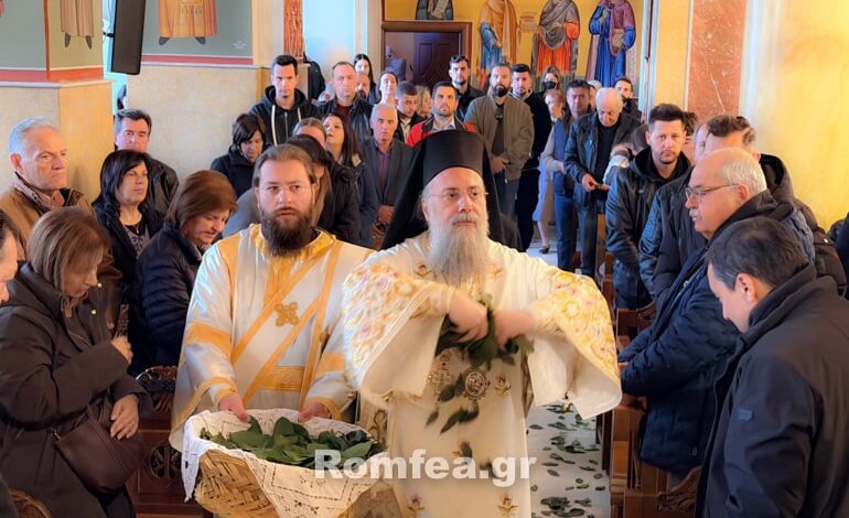 Η-Πρώτη-Ανάσταση-στην-Ιερά-Μητρόπολη-Τρίκκης-(φωτο/βίντεο)