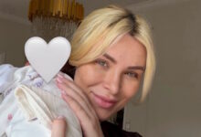 Κατερίνα-Καινούργιου:-Ποζάρει-αμακιγιάριστη-με-την-κόρη-της-και-απαντάει-στις-κριτικές-–-«Έγινα-μαμά-αλλά-παραμένω-γυναίκα»