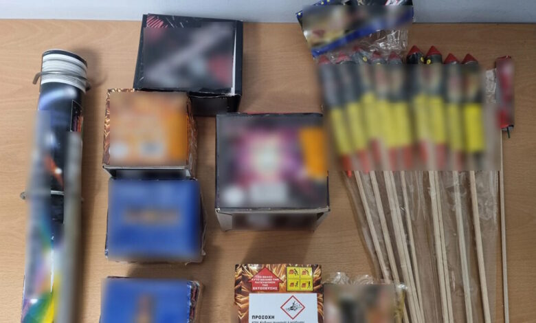 Ελευσίνα:-Συνελήφθη-44χρονος-που-είχε-στην-κατοχή-του-639-κροτίδες-–-Τον-έπιασαν-όταν-πήγε-να-ενεργοποιήσει-μία