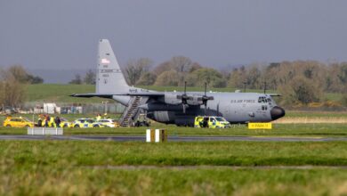 Ιρλανδία:-Άνδρας-εισέβαλε-σε-αεροδρόμιο-και-προκάλεσε-ζημιές-σε-αμερικανικό-c130-με-τσεκούρι