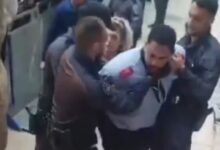 Ιερουσαλήμ:-Καταγγελίες-για-βίαιες-προσαγωγές-Παλαιστίνιων-χριστιανών-στην-πομπή-του-Αγίου-Φωτός