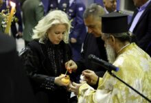 Άφιξη-Αγίου-Φωτός-στη-Νέα-Αγχίαλο-με-Κουρέτα