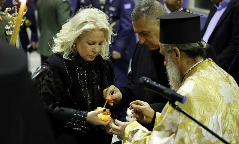 Άφιξη-Αγίου-Φωτός-στη-Νέα-Αγχίαλο-με-Κουρέτα