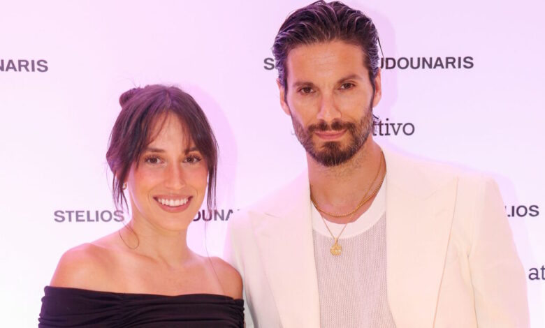 Γιώργος-Καράβας-–-Ραφαέλα-Ψαρρού:-Στη-Μάνη-με-τα-παιδιά-τους-για-τις-διακοπές-του-Πάσχα-–-Βόλτες-σε-πανέμορφα-τοπία