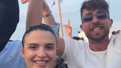 Η-Κατερίνα-Λιόλιου-τραγουδάει-τον-«Λογαριασμό»-σε-γνωστό-μαγαζί-της-Νάουσας-στην-Πάρο