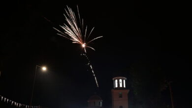 Ανάσταση:-Με-κατάνυξη-το-«Χριστός-Ανέστη»-σε-Αθήνα-και-Θεσσαλονίκη-–-Το-μήνυμα-του-Ιερώνυμου-για-ειρήνη