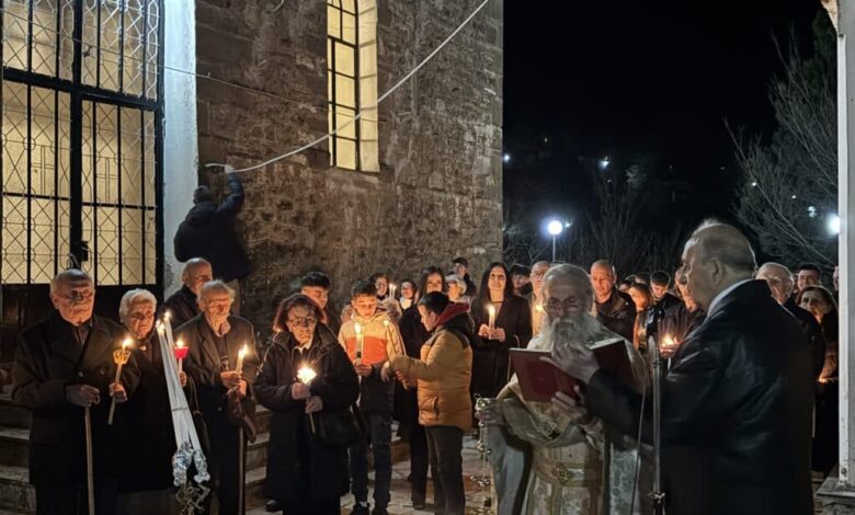 Πάσχα-στη-Μεσοχώρα:-Πλήθος-κόσμου-σε-Επιτάφιο-και-Ανάσταση