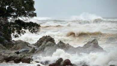 Κυκλώνας-στη-Νέα-Ζηλανδία-–-Χιλιάδες-κάτοικοι-χωρίς-ρεύμα