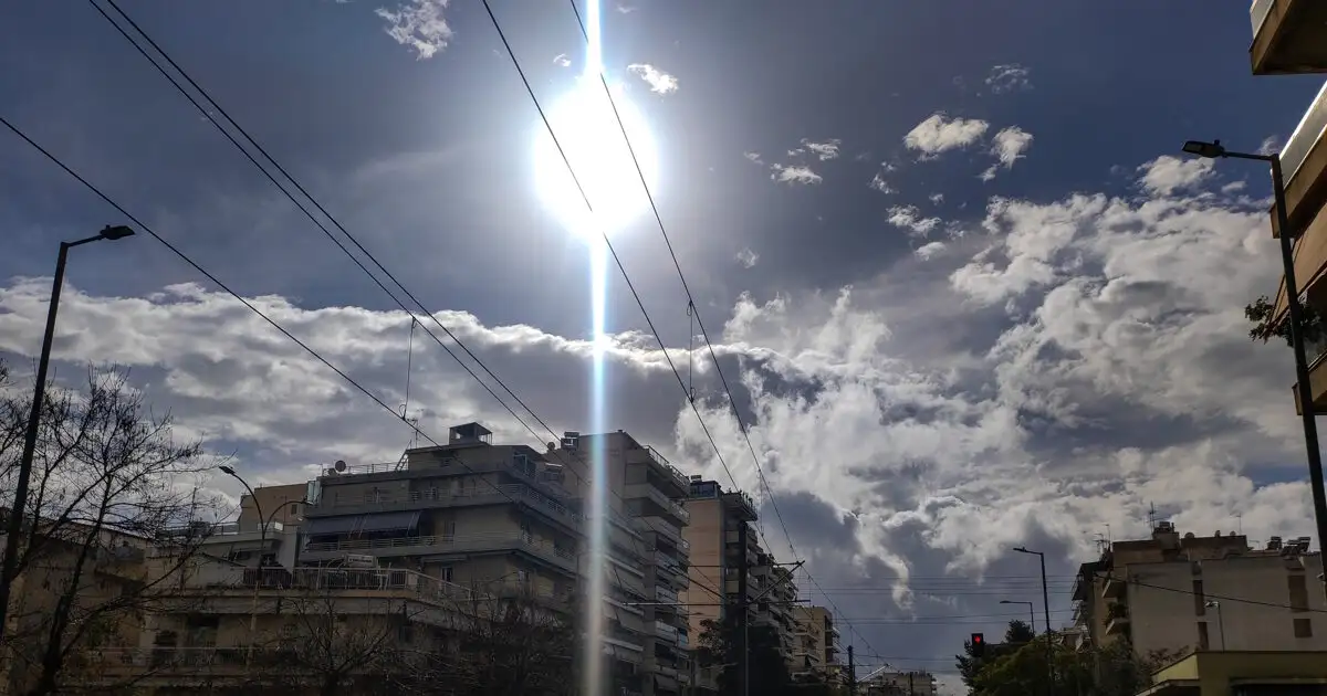 Καιρός-αύριο:-Λίγη-συννεφιά-σε-Αττική-και-Θεσσαλονίκη-–-Τοπικές-βροχές-σε-άλλες-περιοχές
