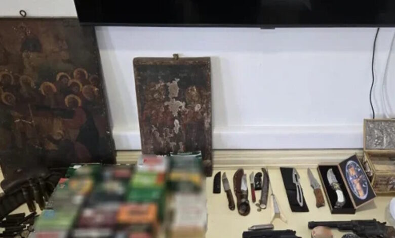 Ηράκλειο:-Βρέθηκε-οπλοστάσιο-στο-σπίτι-60χρονου-μετά-από-έρευνα-για-ενδοοικογενειακή-βία