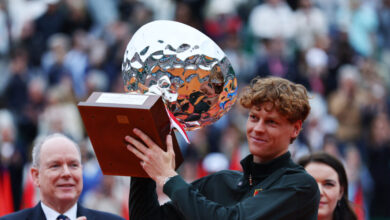 Ο-Γιανίκ-Σίνερ-νίκησε-τον-Κάρλος-Αλκαράθ-στο-Μόντε-Κάρλο-και-ανέβηκε-στην-κορυφή-της-παγκόσμιας-κατάταξης