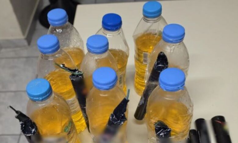 Ανάσταση:-14-συλλήψεις-στην-Αττική-για-μολότοφ,-ναυτικές-φωτοβολίδες-και-κροτίδες