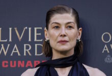 Το-θεατρικό-«paddington-the-musical»-και-η-Ρόζαμουντ-Πάικ,-οι-μεγάλοι-νικητές-στα-βραβεία-olivier-2026