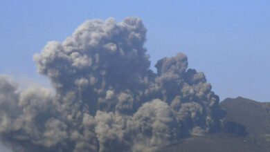 Ιαπωνία:-Το-ηφαίστειο-Σακουρατζίμα-της-Ιαπωνίας-ξύπνησε-ξανά-–-Ο-καπνός-ξεπέρασε-τα-3.400-μέτρα
