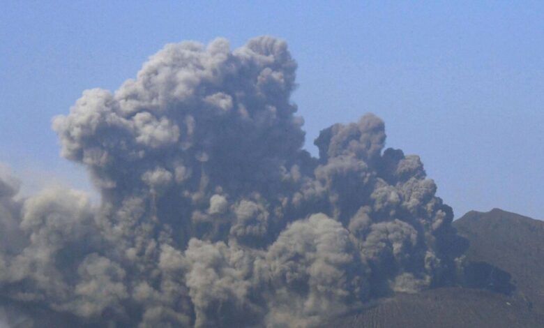 Ιαπωνία:-Το-ηφαίστειο-Σακουρατζίμα-της-Ιαπωνίας-ξύπνησε-ξανά-–-Ο-καπνός-ξεπέρασε-τα-3.400-μέτρα