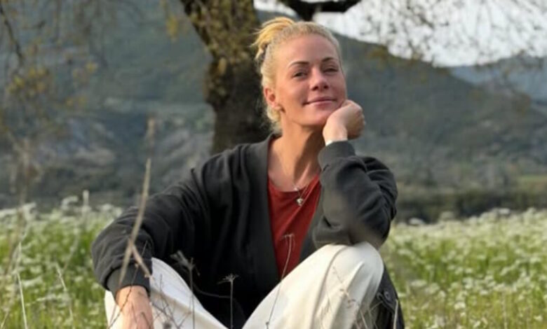 Ζέτα-Μακρυπούλια:-Οι-φωτογραφίες-της-από-την-πασχαλινή-απόδραση-στο-χωριό-της-–-«Επέστρεψα-στις-ρίζες-μου»