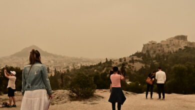 Καιρός:-Αφρικανική-σκόνη-σαρώνει-από-σήμερα-τη-χώρα-–-Λασποβροχές-και-υψηλές-θερμοκρασίες-αναμένονται-μέσα-στην-εβδομάδα