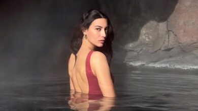 Η-Ευγενία-Σαμαρά-στην-Ισλανδία:-Εικόνες-από-το-spa-με-νερό-που-ζεστάθηκε-από-το-ηφαιστειακό-μάγμα