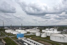 Πετρέλαιο:-Οι-ελπίδες-που-καλλιεργούν-οι-συζητήσεις-για-μακροπρόθεσμη-εκεχειρία-στη-Μέση-Ανατολή-ρίχνουν-τις-τιμές-κάτω-από-τα-100-δολάρια-το-βαρέλι