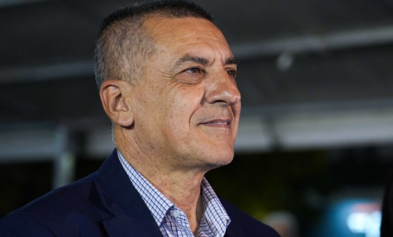 Κουρέτας:-Γραφείο-στα-Τρίκαλα-–-«όχι»-Τσιάρα