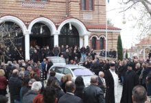 Στέφανος-Μπορμπόκης:-«Σαν-πληγωμένο-αετόπουλο-στο-χώμα»,-το-ζεϊμπέκικο-που-παίχτηκε-στην-κηδεία-του-παλαίμαχου-ποδοσφαιριστή