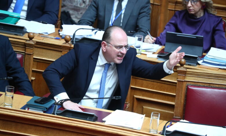 ΠΑΣΟΚ-κατά-Λαζαρίδη:-«Προσωπικό-ρουσφέτι-του-Μητσοτάκη,-σε-άλλη-χώρα-θα-είχε-αποπεμφθεί»