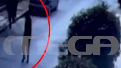 Γιώργος-Τσιτόγλου:-Βίντεο-ντοκουμέντο-με-τους-δύο-δράστες-να-τρέπονται-σε-φυγή-μετά-τη-δολοφονία-του-γνωστού-τραγουδιστή-στην-Καρδίτσα