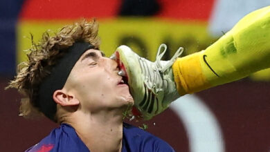 Ο-Φερμίν-Λόπες-δέχθηκε-τις-τάπες-του-Μούσο-στο-πρόσωπο-και-του-άνοιξε-η-μύτη,-απίστευτος-τραυματισμός-στο-Ατλέτικο-–-Μπαρτσελόνα