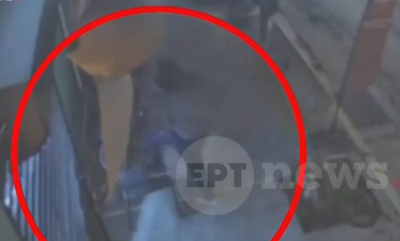Θεσσαλονίκη:-Διαρρήκτης-πήδηξε-από-ύψος-2,5-μέτρων-για-να-ξεφύγει-–-Βίντεο-ντοκουμέντο-από-την-αποτυχημένη-προσπάθεια-κλοπής
