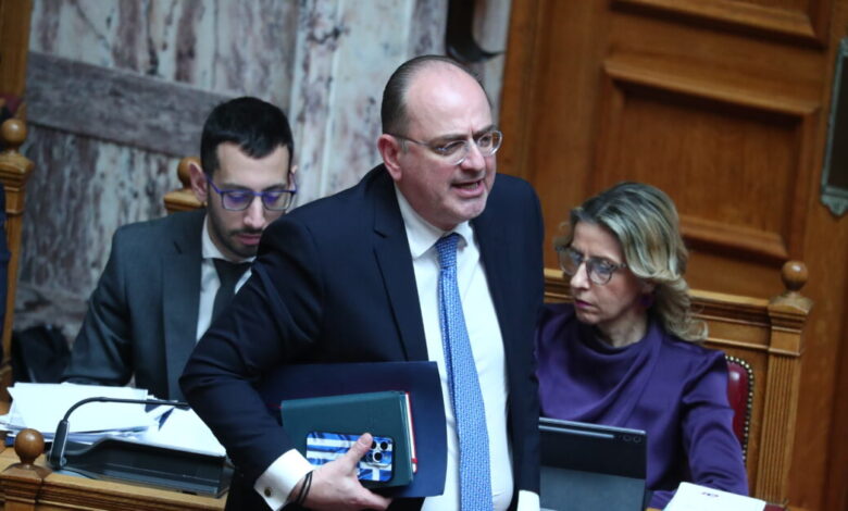 ΠΑΣΟΚ-προς-κυβέρνηση-για-τον-Μακάριο-Λαζαρίδη:-Να-απαντήσετε-για-τη-2η-πρόσληψή-του-το-2013